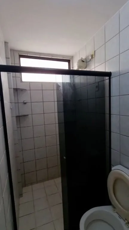Imagem Apartamento em Intermares a 50m da praia, com 2 quartos (1 suíte), varanda ampla, ventilado e vaga de garagem. Excelente para morar ou investir.