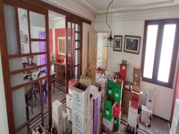 Imagem Casa à Venda no Bairro 13 de Julho, Aracaju-SE - 280 m², 4 quartos, 3 suítes, 3 salas, 5 banheiros e 3 vagas!