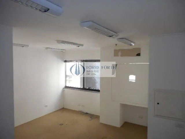Imagem Ampla sala comercial com 86 m² em Indianópolis, 600 metros Metrô Moema