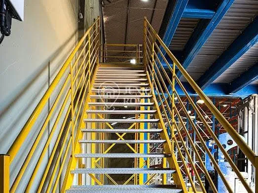 Imagem GALPÃO 600M2 COM ESTRUTURA DE PALETIZAÇÃO E PLACA SOLAR EM LUIS EDUARDO MAGALHÃES/BA