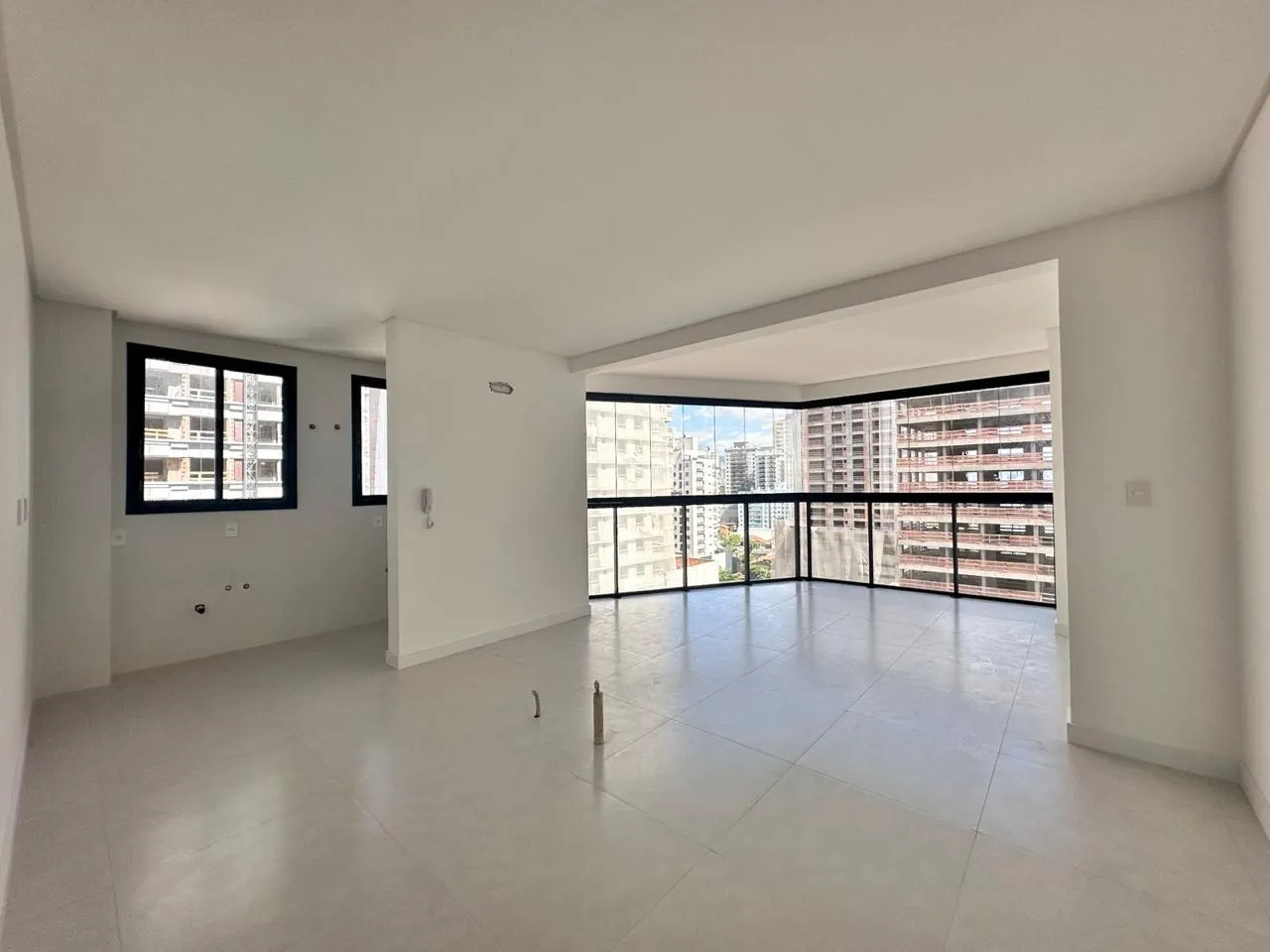 Imagem Apartamento com vista para o mar à venda com 115m2 por R$ 2.490.000,00