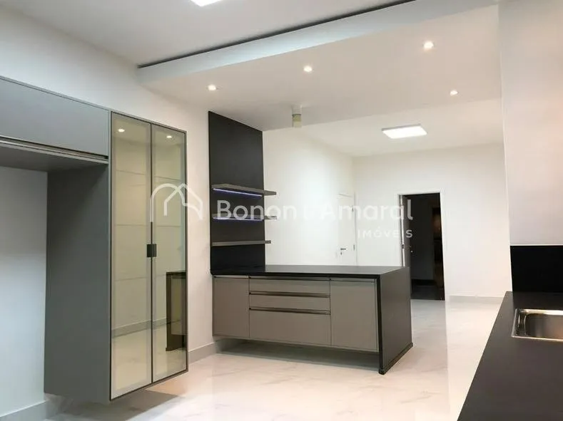 Imagem Apartamento à venda com 04 suítes, salas integradas, 03 vagas, 568 m² no Cambuí.