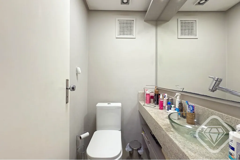 Imagem Apartamento encantador no primeiro pavimento, totalmente reformado e com alto padrão de acabamento,...