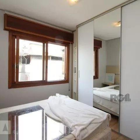 Imagem Vende-se apartamento 2 dorm c/ suite, living com sacada c/ churrasuqiera, vaga coberta - 93m² - Mont Serrat