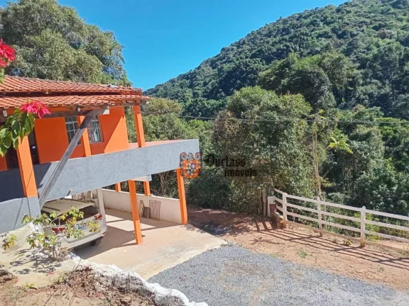 Imagem Chácara com 3 dormitórios à venda, 27000 m² por R$ 450.000,00 - Paiol Queimado - Camanducaia/MG