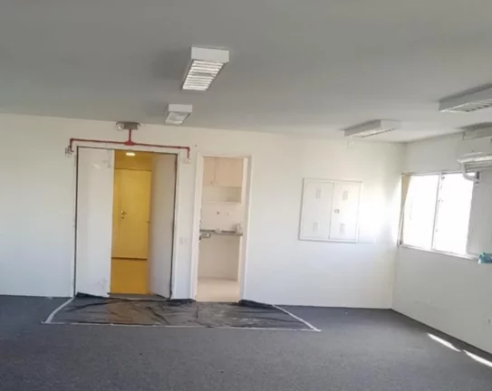 Imagem Conjunto Comercial na Bela Cintra