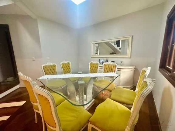 Imagem Ótima casa com 4 Suítes, Piscina e Vista para o Mar no Centro de Florianópolis Localizada no cent...