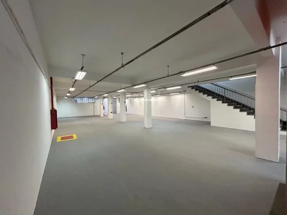 Imagem Loja com 1300m² na Av. Jabaquara.