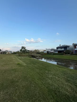 Foto do imóvel Charme e Elegância no Reserva das Águas: Casa com 04 Suítes para Você! em Av. Castelo Branco