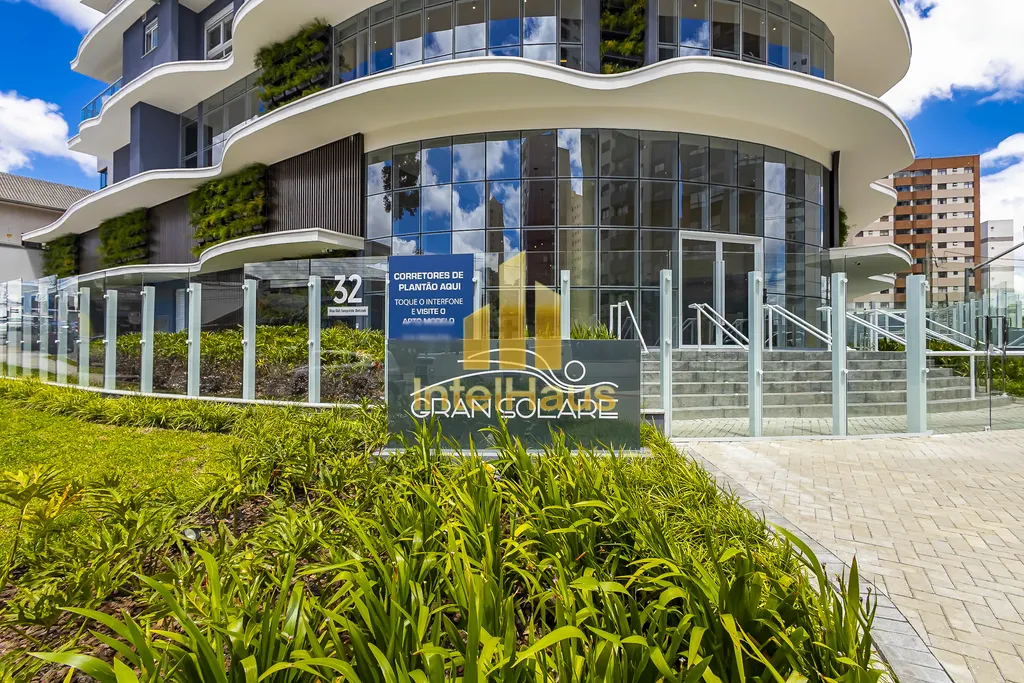 Imagem Essencial é tudo aquilo que você não vive sem. A 750 metros do jardim Botânico. Preço e disponi...