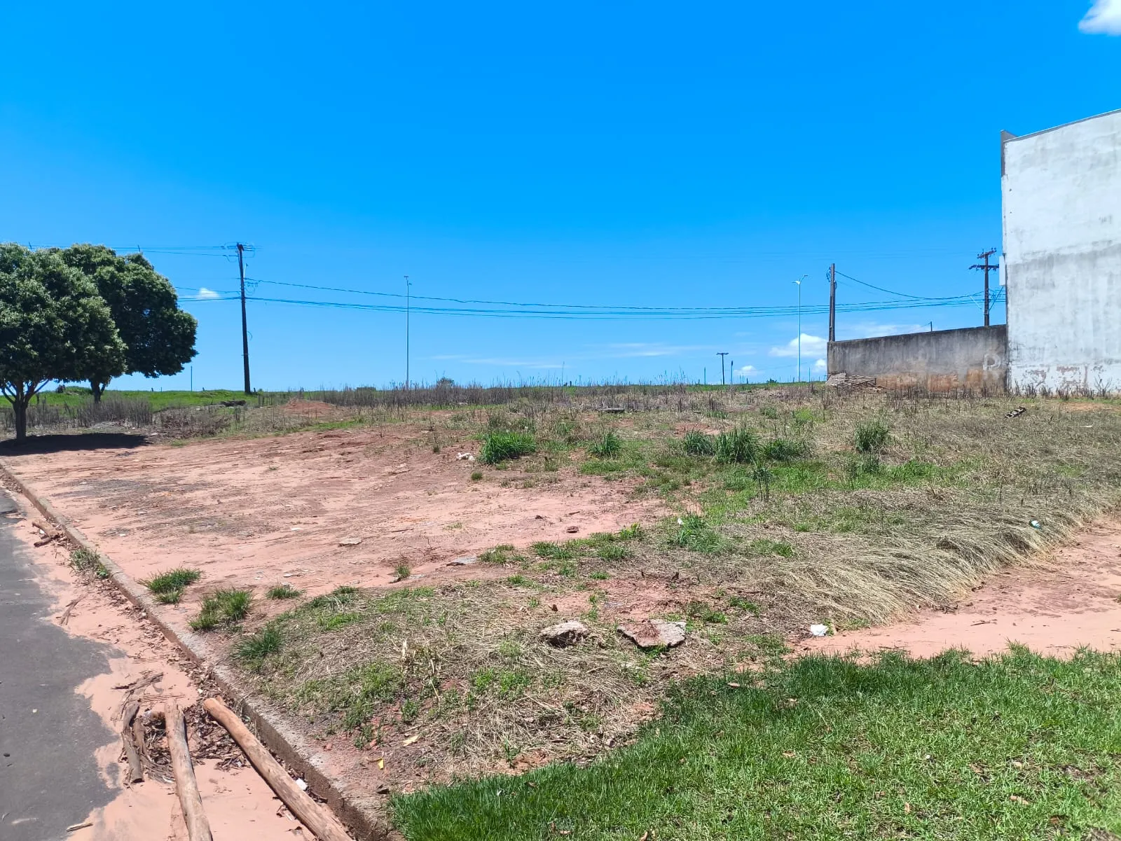 Imagem Terreno 879m Umuarama-PR 329