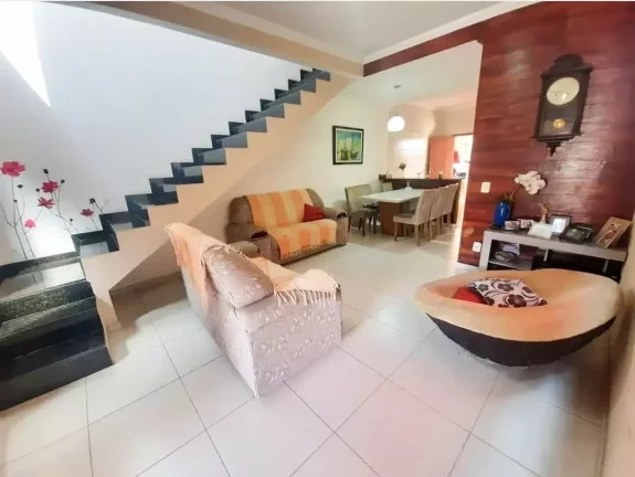 Imagem Casa Duplex, 04 Quartos, 03 Banheiros, 03 Vagas.