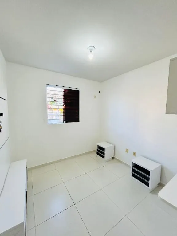Imagem Casa com 3 quartos em Ponta de Campina, a 300m da praia. Moderna, ventilada e pronta para morar em área valorizada.