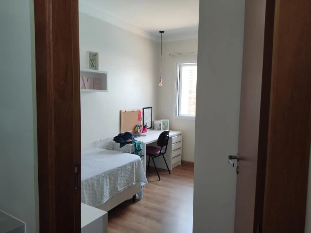 Imagem Casa com Piscina à venda em Cascavel, Recanto Tropical - 214m²