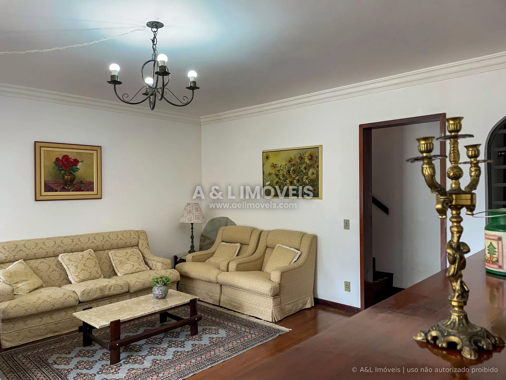 Imagem Casa com 4 dormitórios e 2 suítes na Vila Capivari, Campos do Jordão