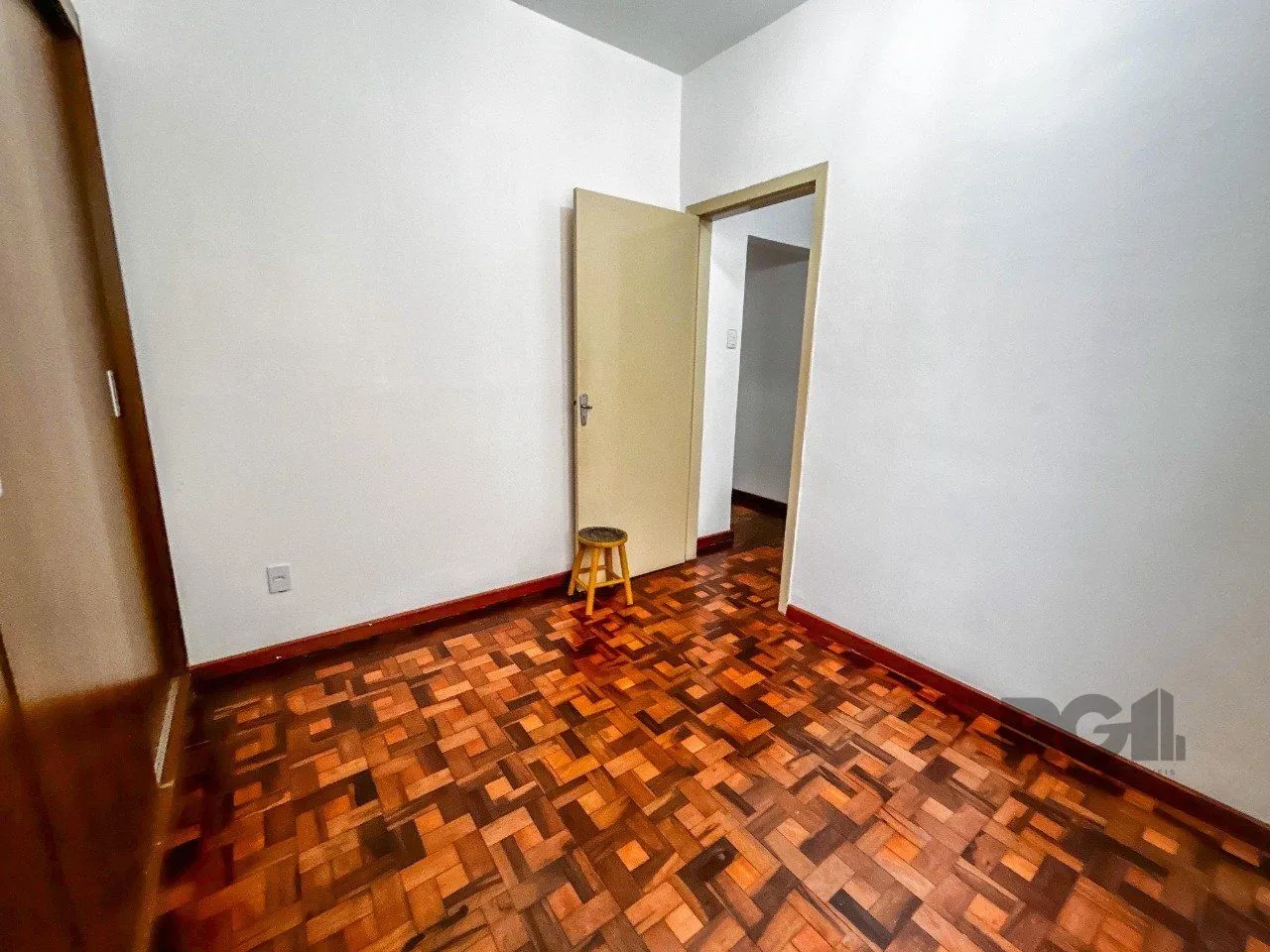 Imagem Apartamento com 3 quartos, 1 suíte, no bairro Rio Branco, Porto Alegre/RS