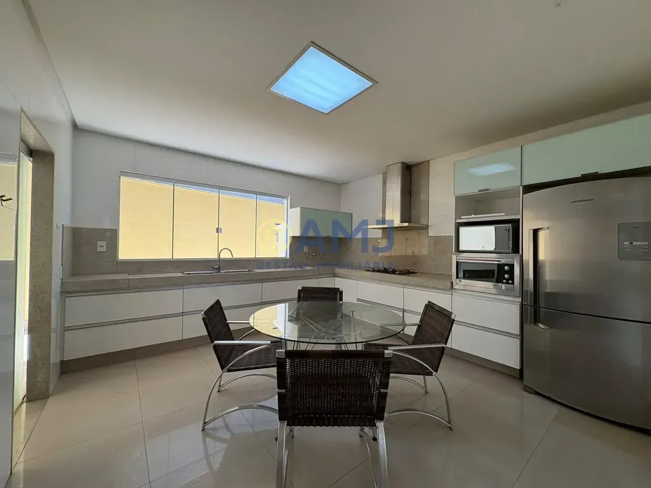 Imagem Sobrado para Locação 5 Quartos, 4 Suites, 2 Vagas, 614M², Jardins Madri, Goiânia - GO | Jardins Madri