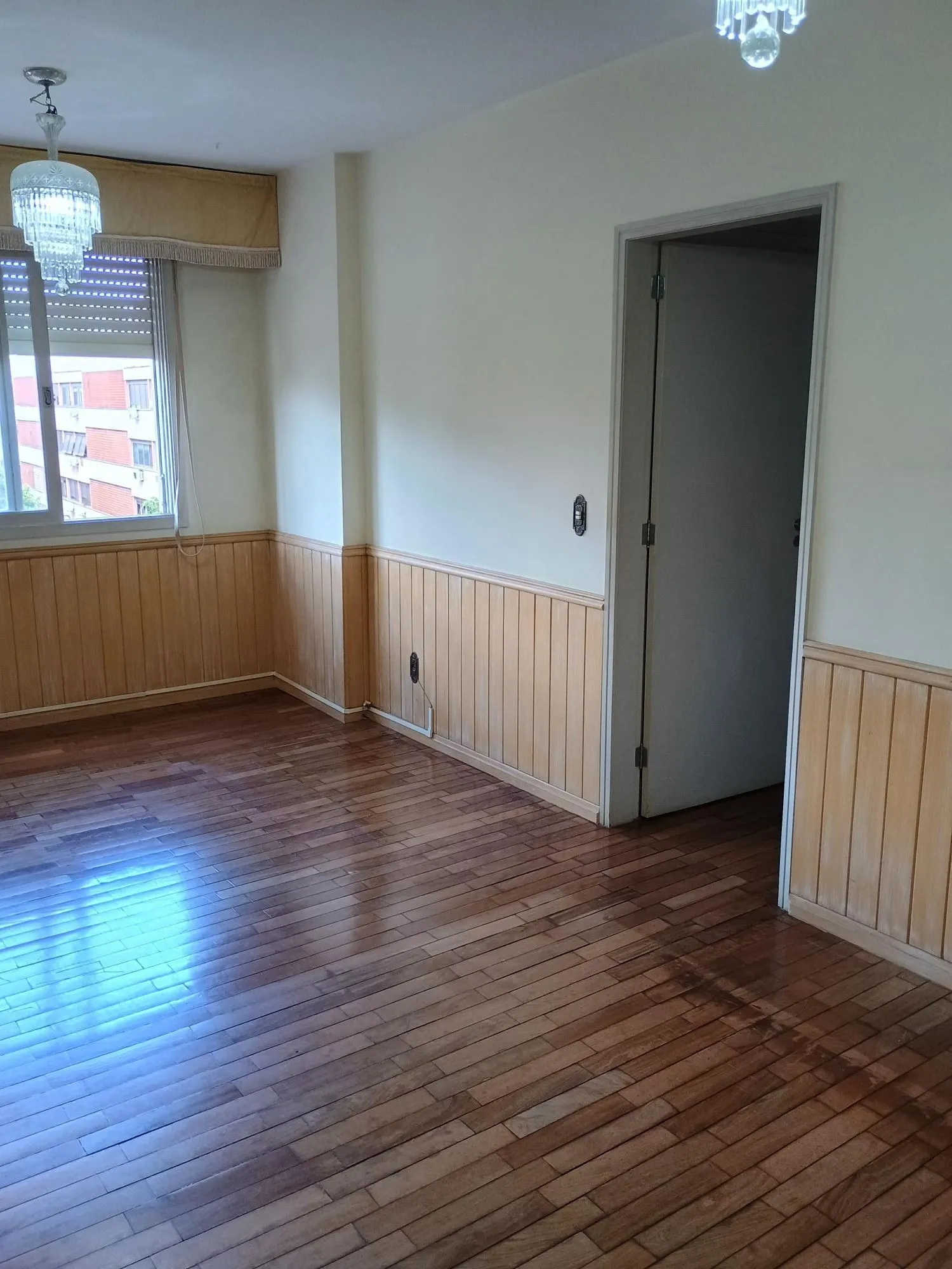 Imagem Apartamento com 03 quartos e 01 vaga à Venda no Bairro Rio Branco, Porto Alegre