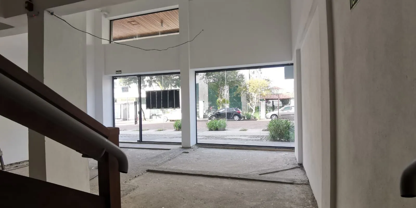 Imagem Vende loja ,com mezanino 180m², 2 banheiros