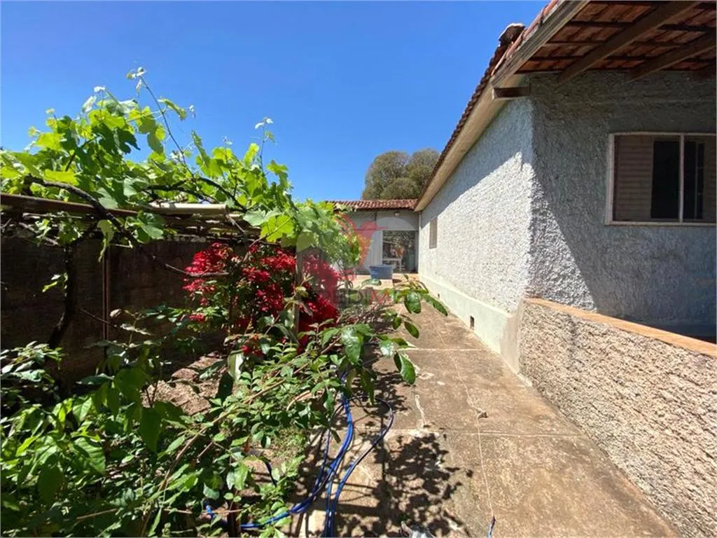Imagem Fazenda/Sítios/Chácaras de 3 quartos, 209m² no bairro Centro, em Borebi