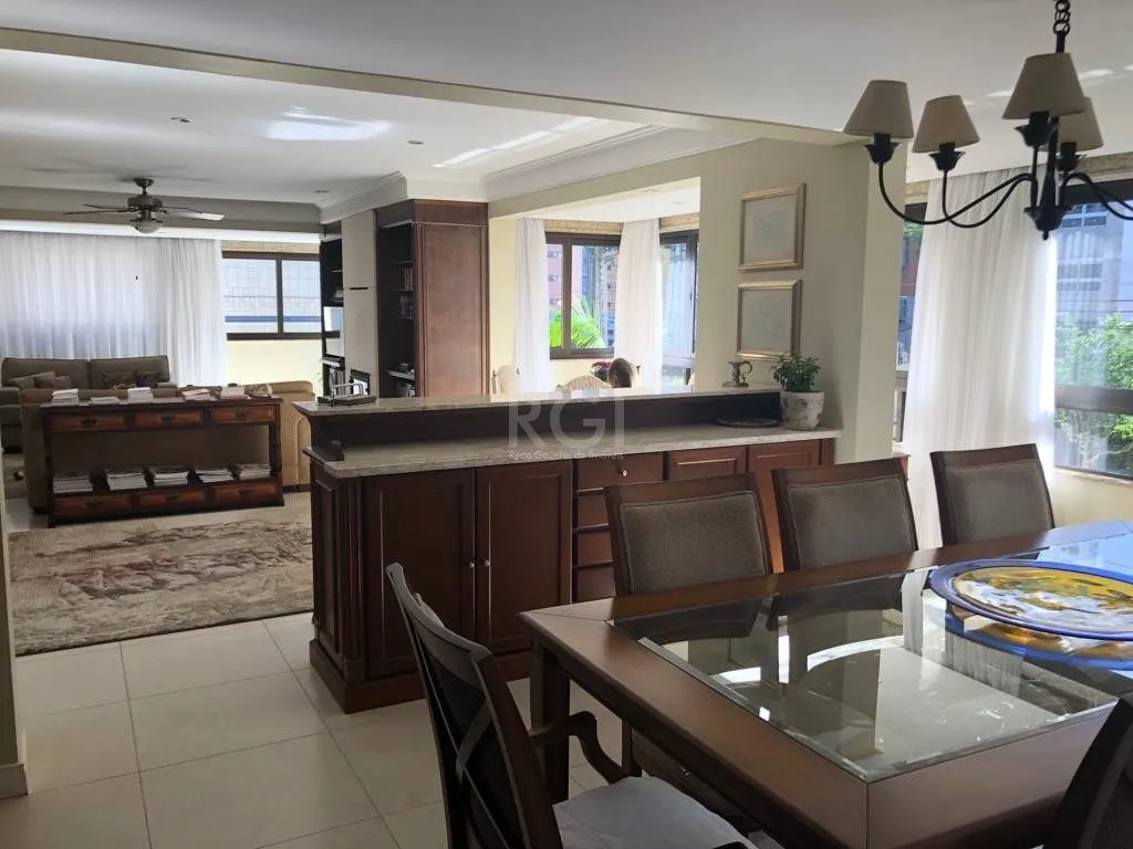 Imagem Apartamento para Venda - 229.05m², 3 dormitórios, sendo 3 suites, 4 vagas - Bela Vista