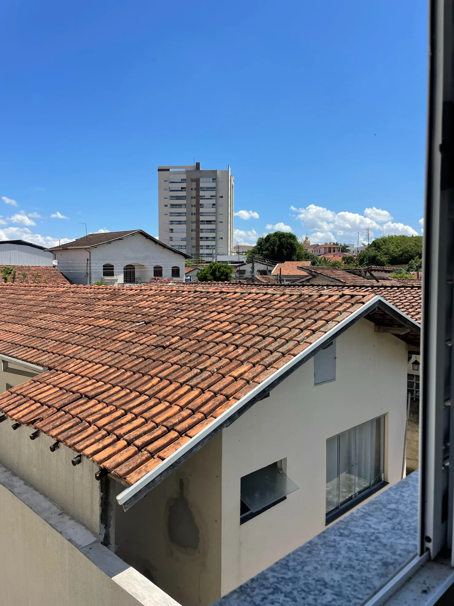 Imagem Apartamento dois dormitórios com suíte e sacada à venda, ótima localização, Bosque da Princesa, Pindamonhangaba, SP