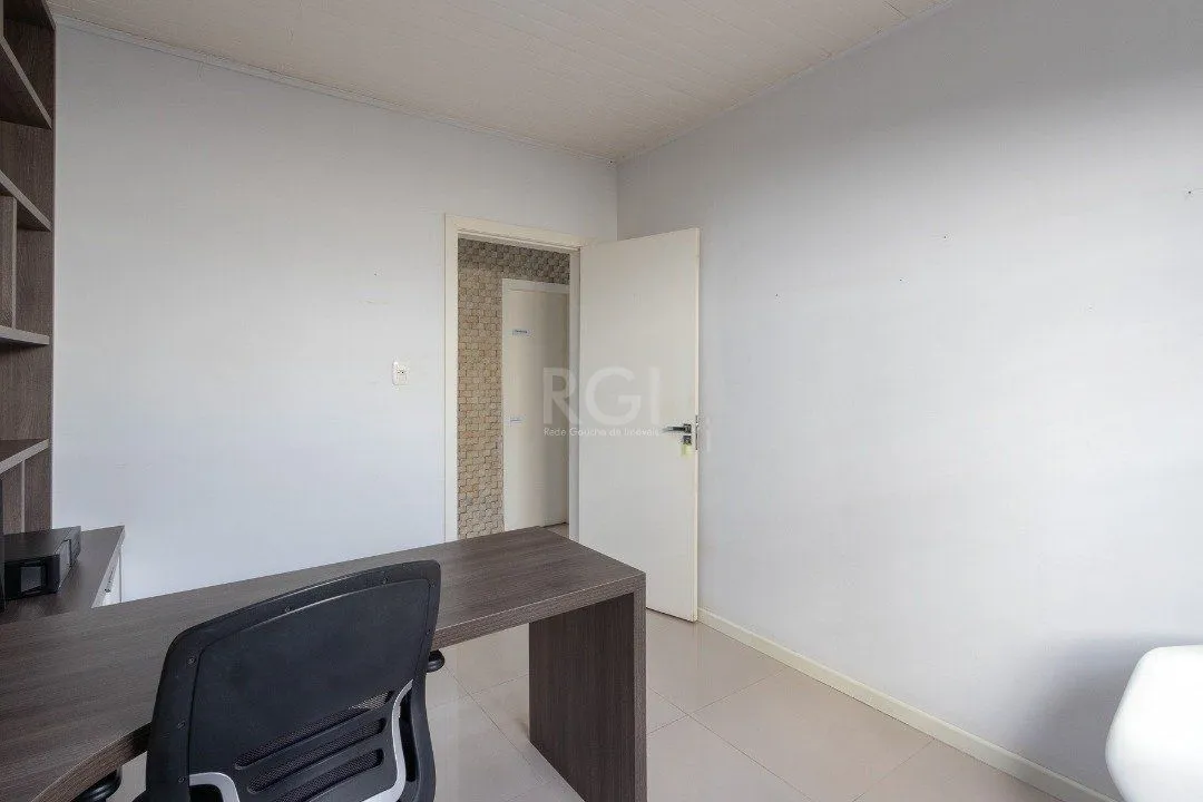 Imagem Casa para Venda - 199.62m², 5 dormitórios, 15 vagas - Tristeza