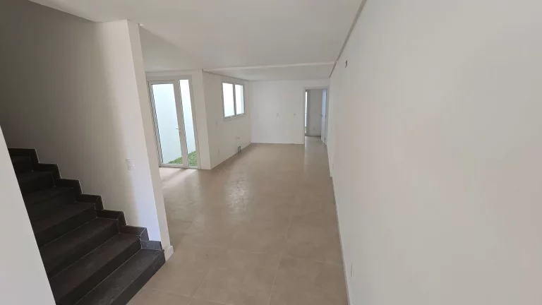 Imagem Casa 3 quartos sendo 1 suíte para venda no bairro Vinhedos em Caxias do Sul