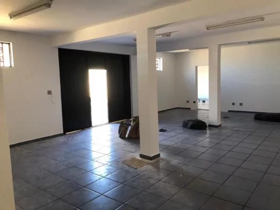 Imagem Barracão com 3 salas na Vila Engler