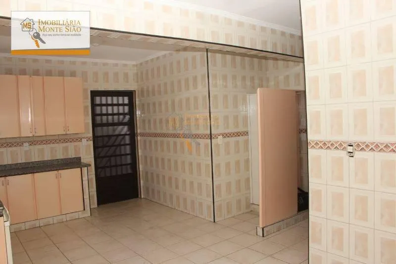 Imagem Casa com 3 dormitórios à venda, 168 m² por R$ 650.000,00 - Jardim Las Vegas - Guarulhos/SP