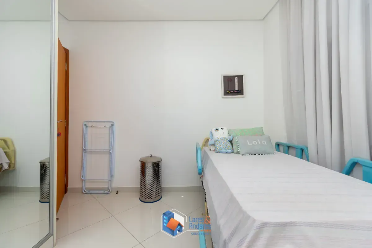 Imagem Casa para venda em Parque São Domingos com 4 quartos, sendo 2 suítes, 210m²