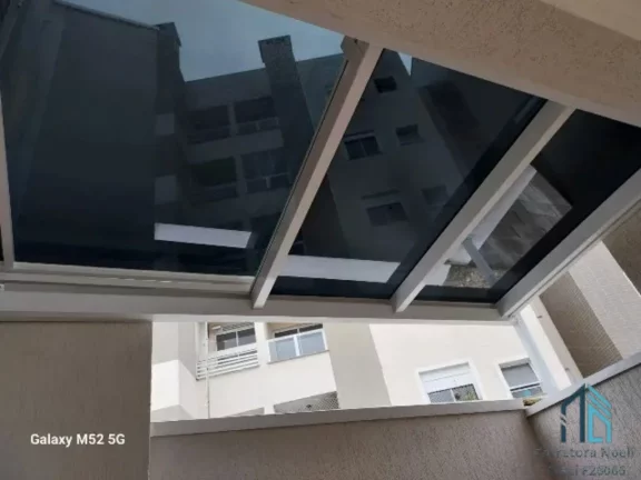 Imagem Casa de alvenaria, nova, em condomínio, Semi Mobiliada no Bacacheri em Curitiba PR
