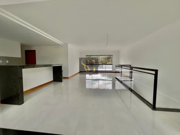 Imagem Casa para Venda em Teresópolis, Alto, 3 dormitórios, 2 suítes, 3 banheiros, 2 vagas