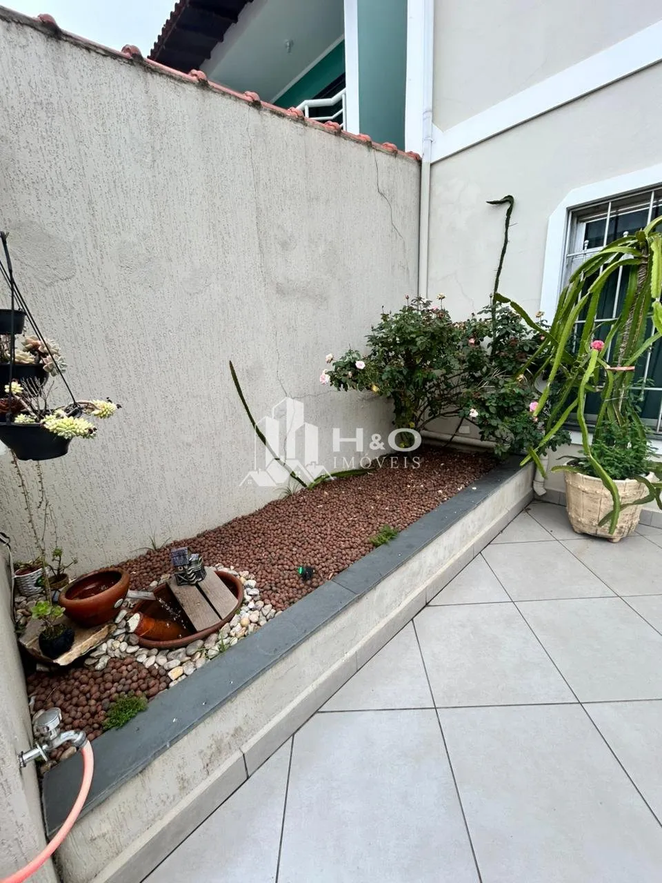 Imagem Sobrado Alto Padrão com 3 Dormitórios, 1 Suíte, 6 Vagas, Quintal Amplo e Espaço Multifuncional - Cidade Líder - R$ 1.500.000