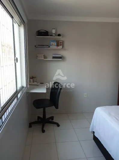 Imagem Casa à venda com 2 quartos , 70m² em Forquilhas São José