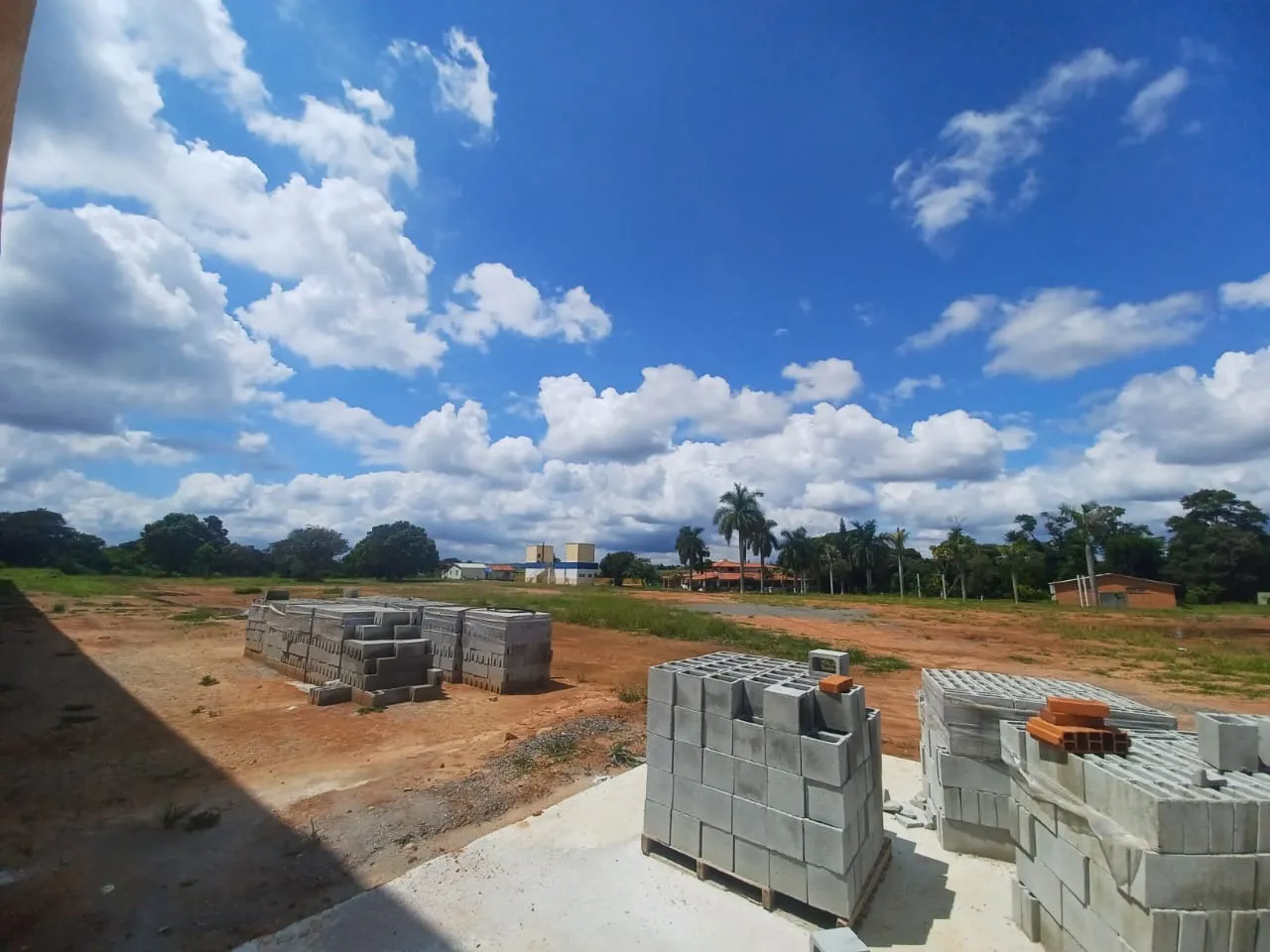 Imagem Galpões Comerciais com 1.750m² de Construção e Ótima Localização Próxima à UFSCAR