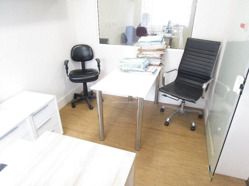 Imagem Casa para Venda - 227m², 4 dormitórios, 1 vaga - Menino Deus