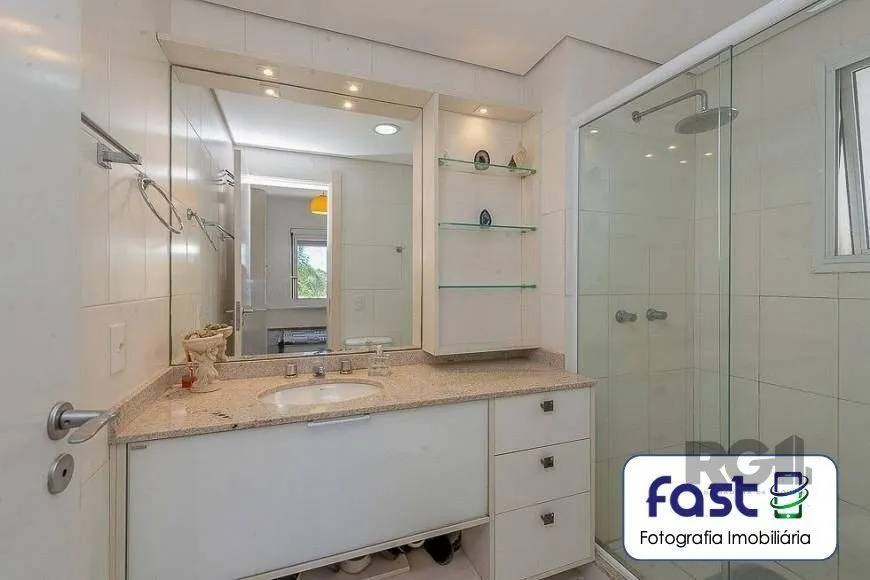 Imagem Vende Excelente Apartamento no Bairro - Jardim do Salso - Porto Alegre