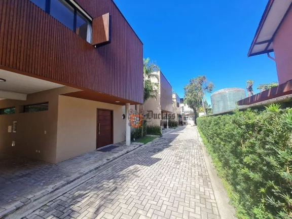 Imagem Sobrado com 3 dormitórios à venda, 206 m² por R$ 2.300.000,00 - Praia de Camburí - São Sebastião/SP