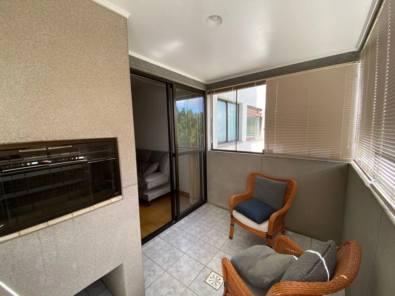 Imagem APARTAMENTO 2 DORMITÓRIOS E COM VAGA DE GARAGEM NO JARDIM BOTÂNICO