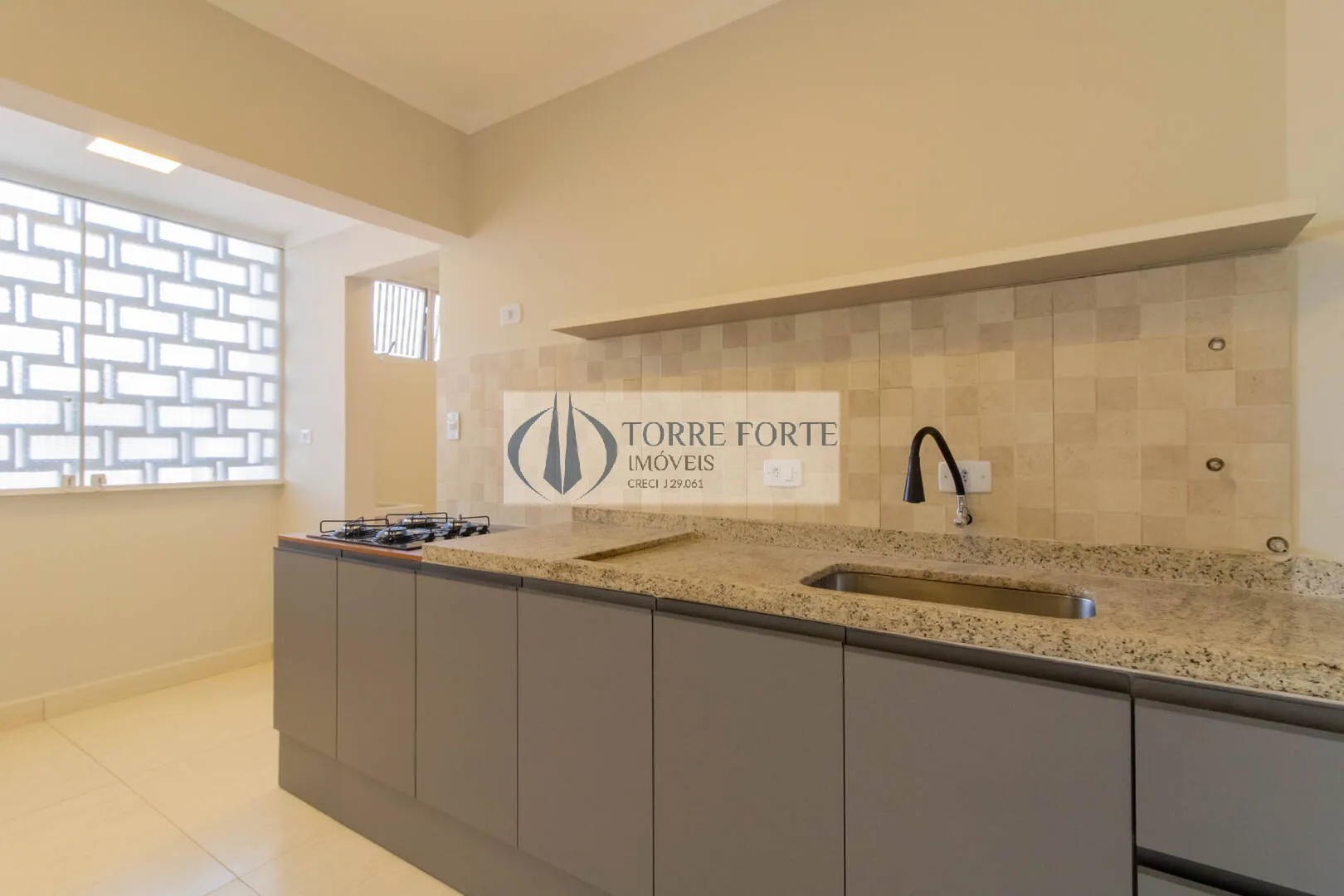 Imagem Lindo apartamento amplo 2 dormitórios, 1 vaga com Manobrista
