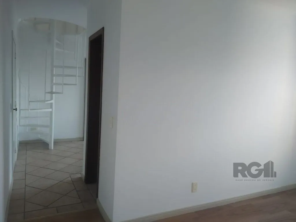 Imagem Excelente DUPLEX de 90m² com 2 dormitórios e 2 vagas.