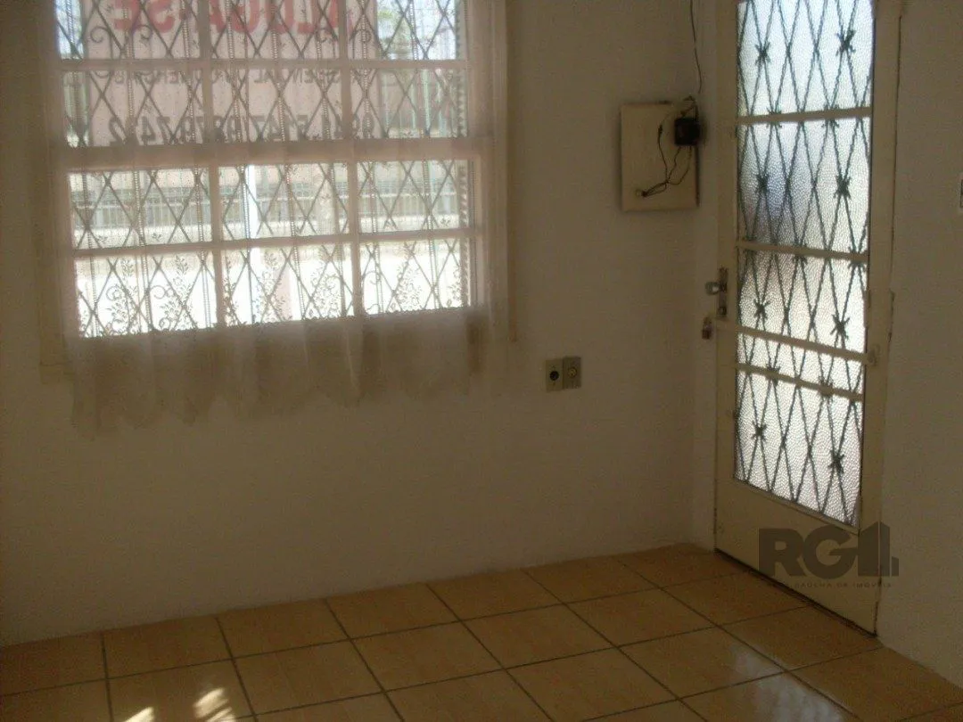 Imagem Casa comercial térrea na Av. Aparício Borges - Bairro Teresópolis