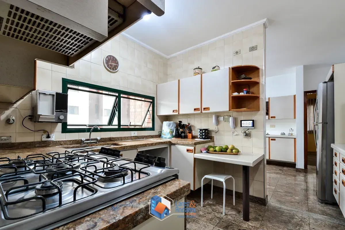 Imagem Apartamento para venda em Moema com 4 quartos, sendo 3 suítes, 222m²
