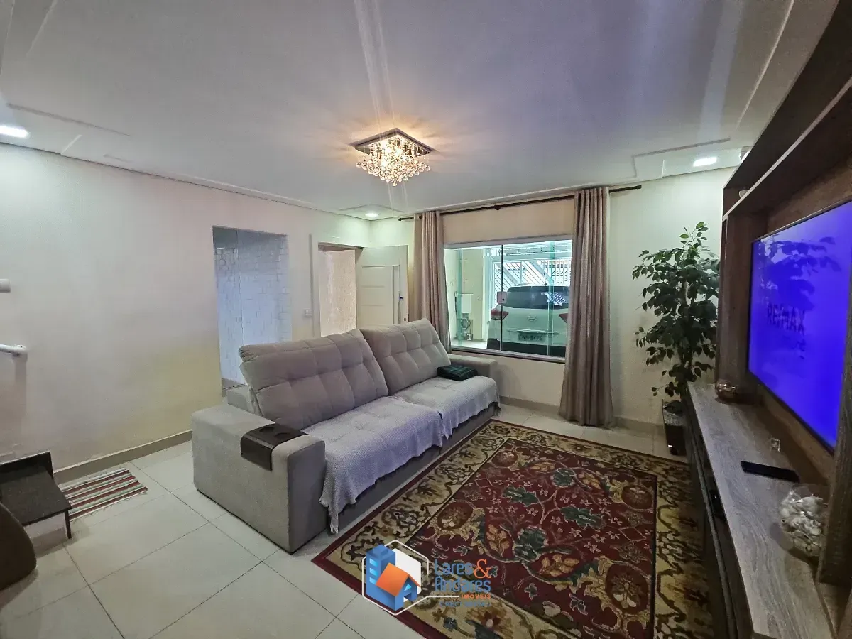 Imagem Sobrado para venda em Vila Ivone com 3 quartos, sendo 1 suíte, 178m²