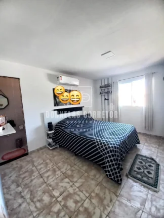 Imagem Excelente Casa de Esquina com Ambientes Amplos e Confortáveis