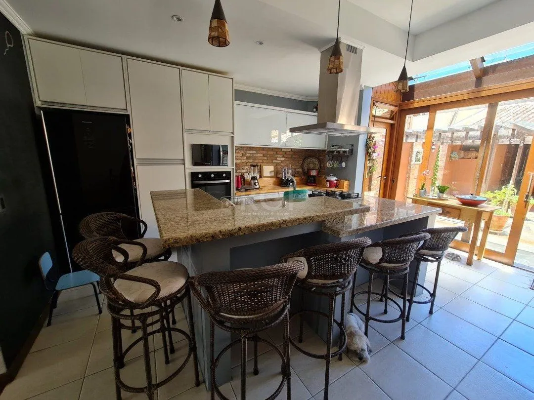 Imagem Casa para Venda - 182m², 3 dormitórios, sendo 3 suites, 2 vagas - Guarujá/ Portal do Guarujá