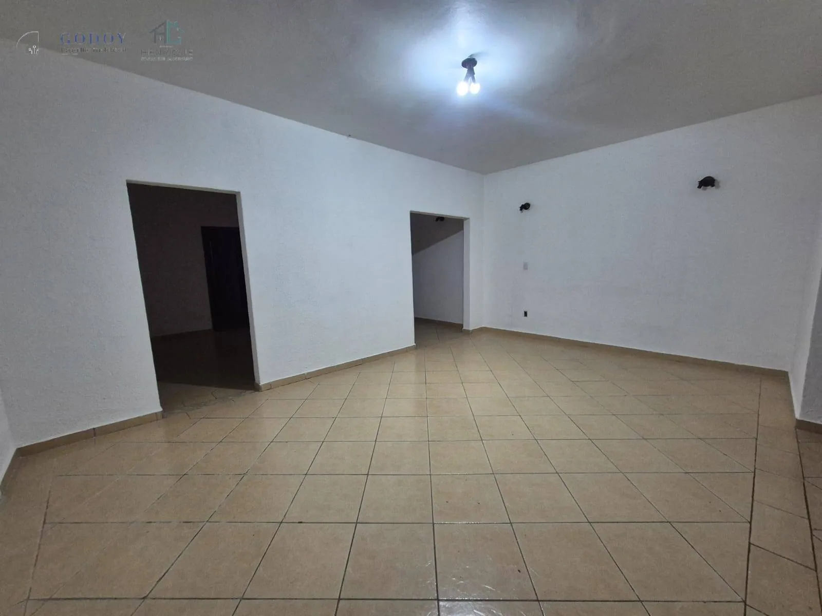Imagem Casa Versátil para Negócios no São Benedito, Pindamonhangaba - SP
