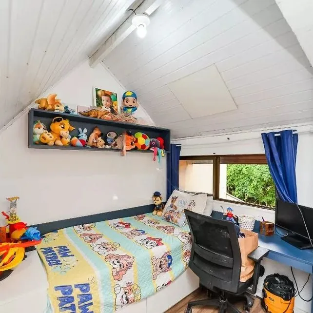 Imagem Casa em Condomínio com 3 Quartos, Piscina, Quintal e 2 Vagas