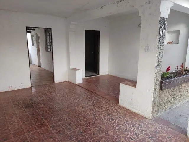 Imagem Casa à venda 2 Quartos, 2 Vagas, 300M², Vila Jaboticabeira, Taubaté - SP